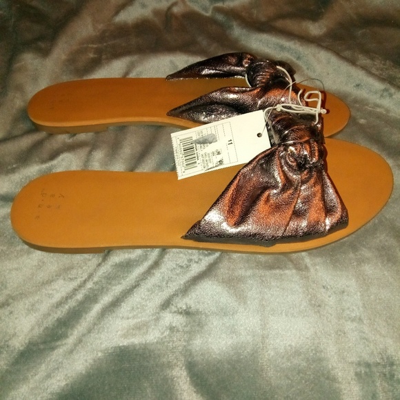 Womens Shiny Gray Slip Ons - Picture 5 of 5